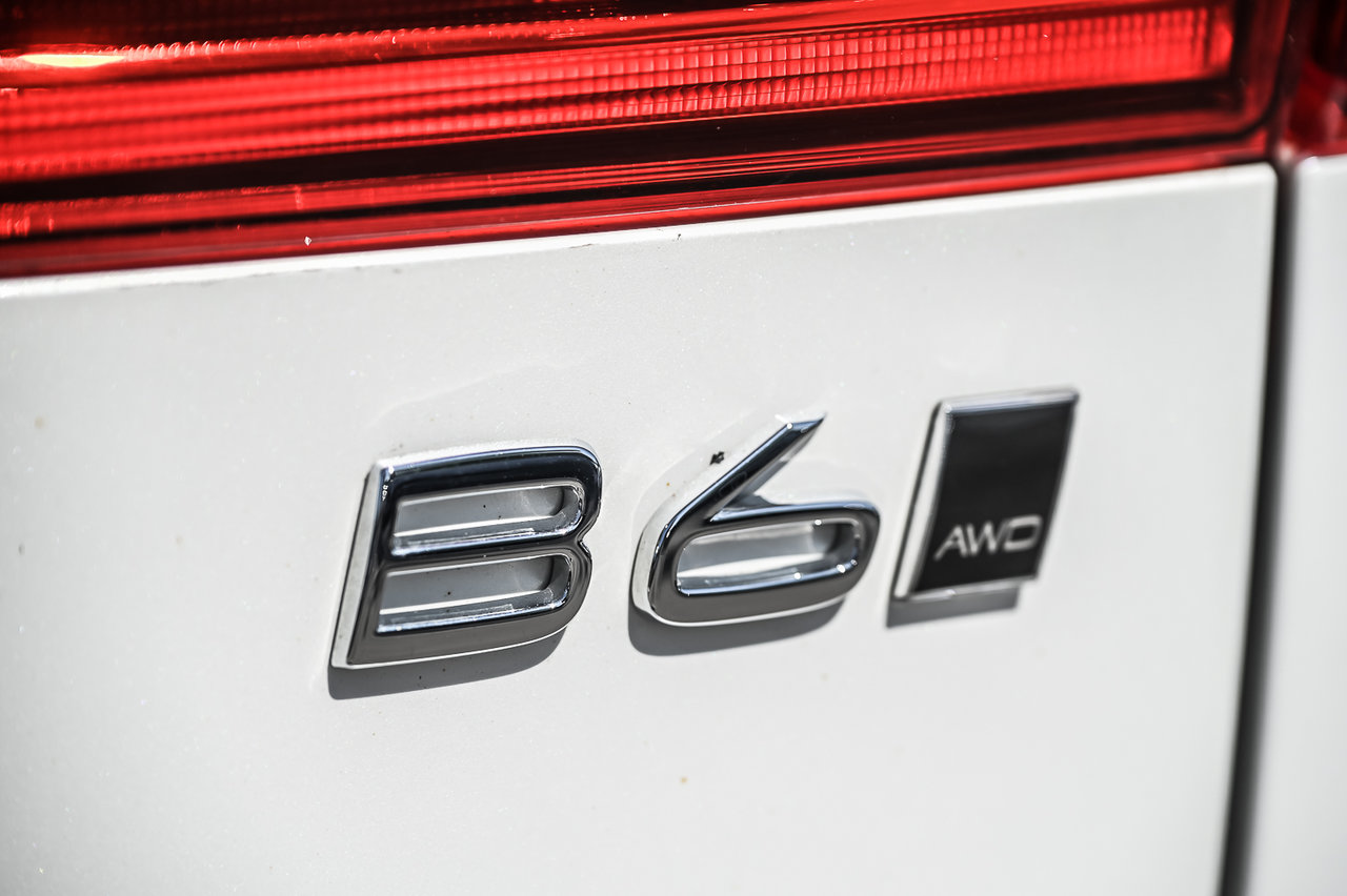 2023 Toyota RAV4 Hybrid - Image 7