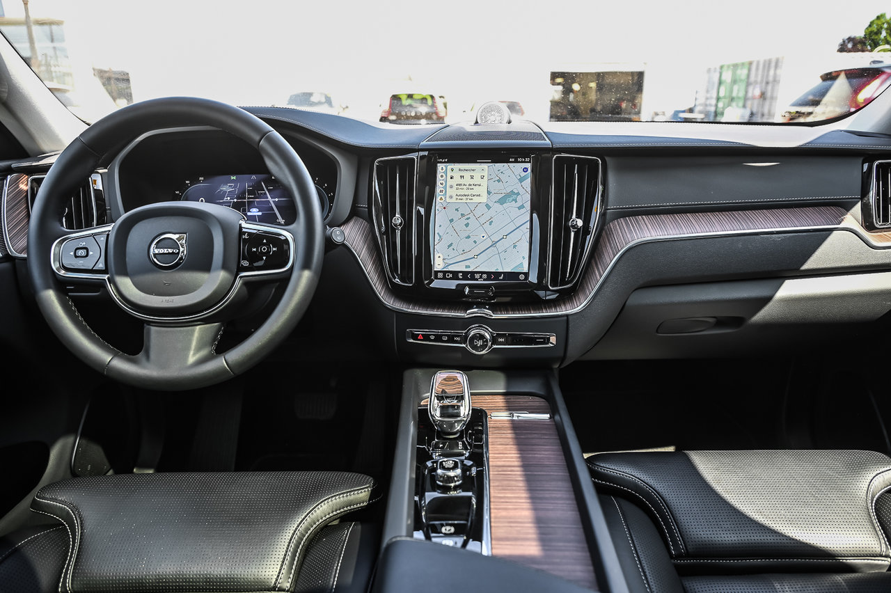 2023 Toyota RAV4 Hybrid - Image 19