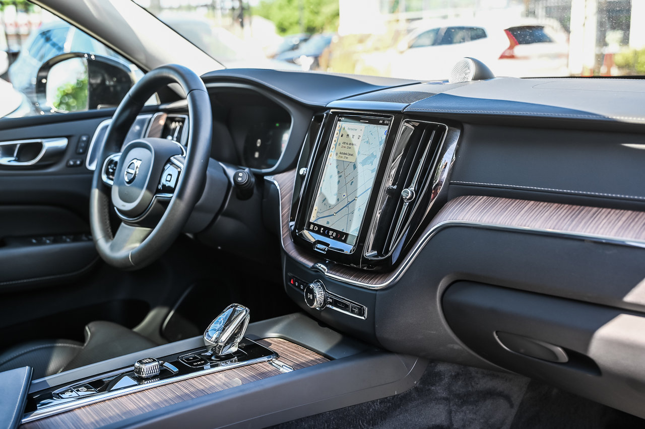 2023 Toyota RAV4 Hybrid - Image 25