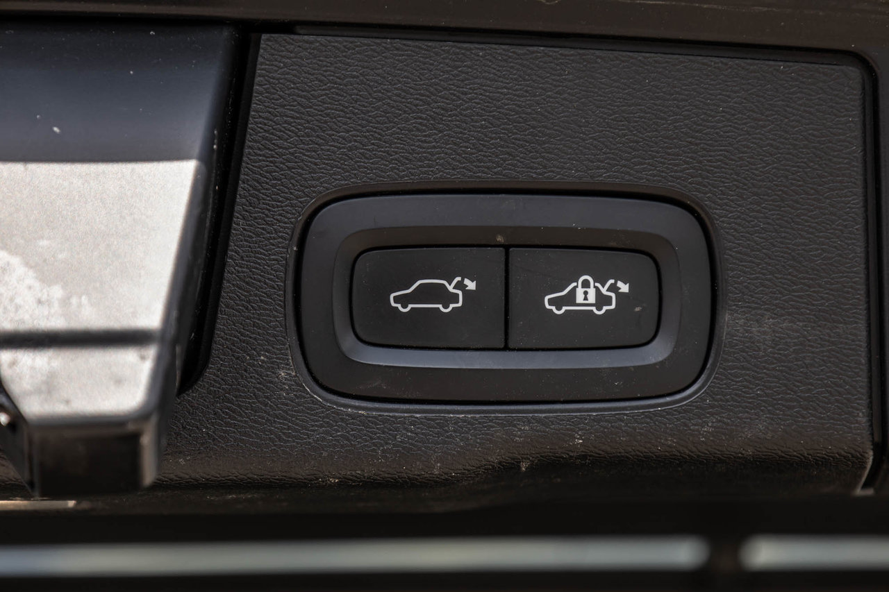 2020 Volkswagen Tiguan - Image 13