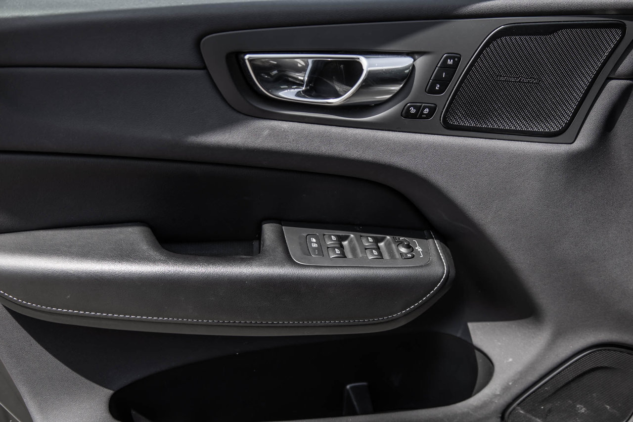 2020 Volkswagen Tiguan - Image 14