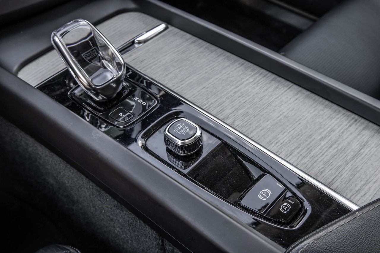2020 Volkswagen Tiguan - Image 21