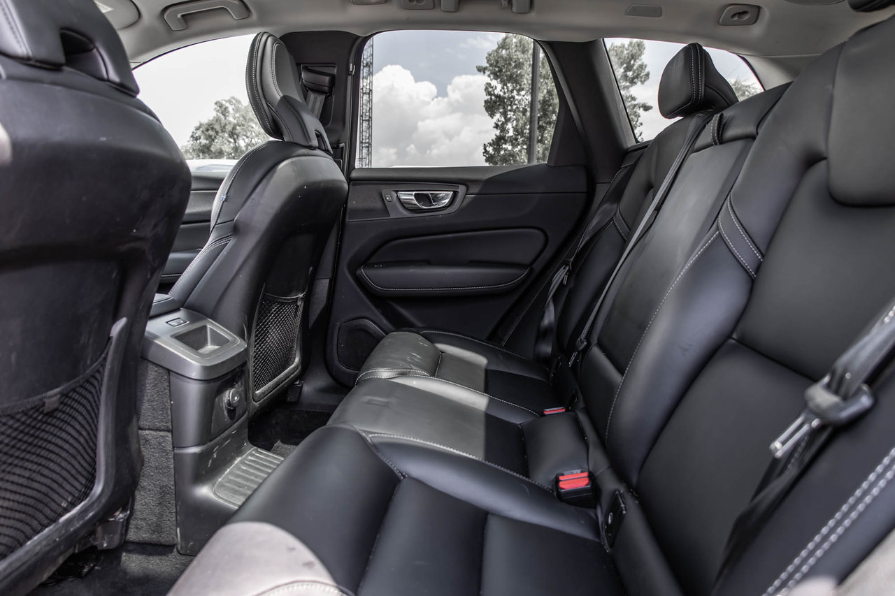 2020 Volkswagen Tiguan - Image 30