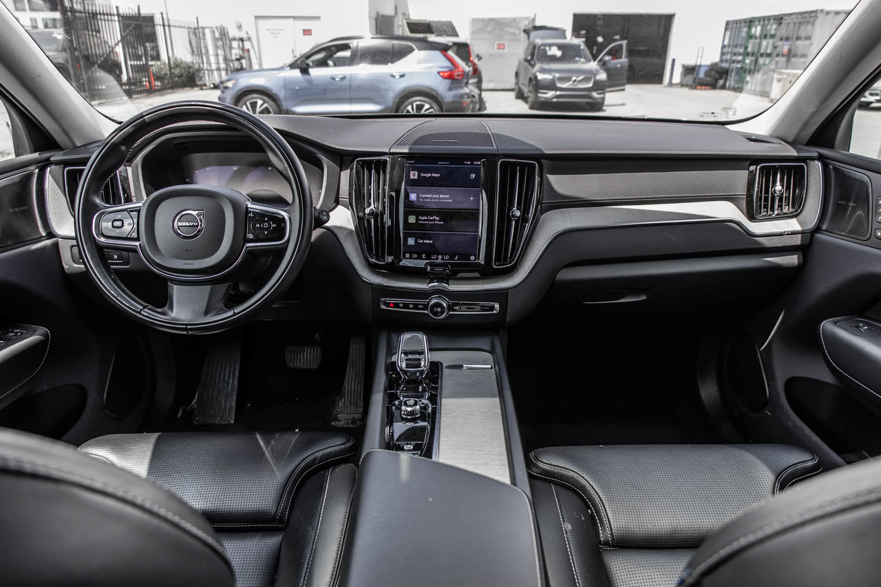 2020 Volkswagen Tiguan - Image 32