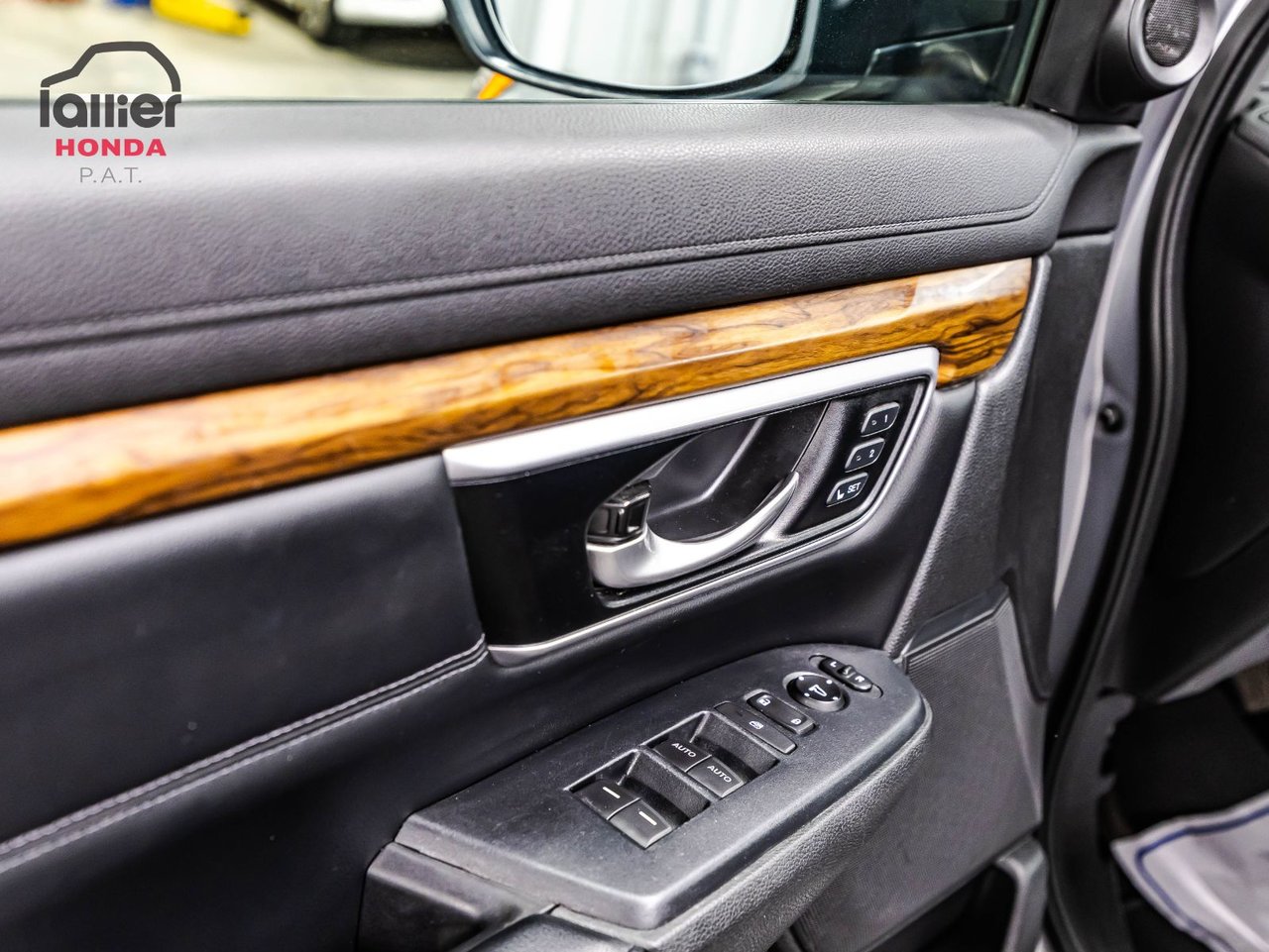 2023 Volkswagen Tiguan - Image 11