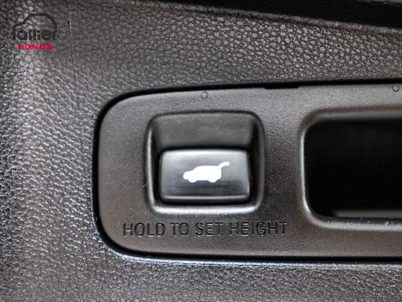 2023 Volkswagen Tiguan - Image 16