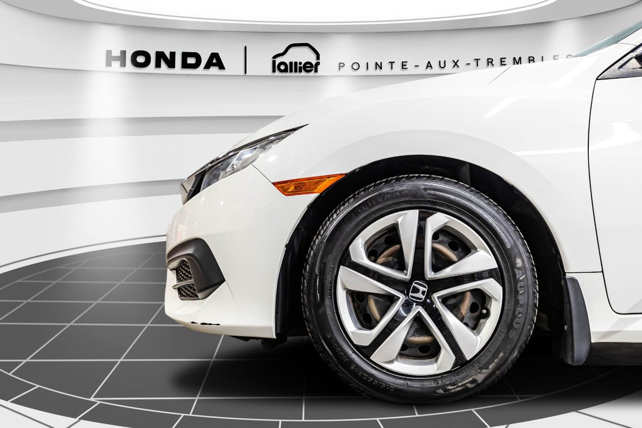 2022 Toyota Venza - Image 10