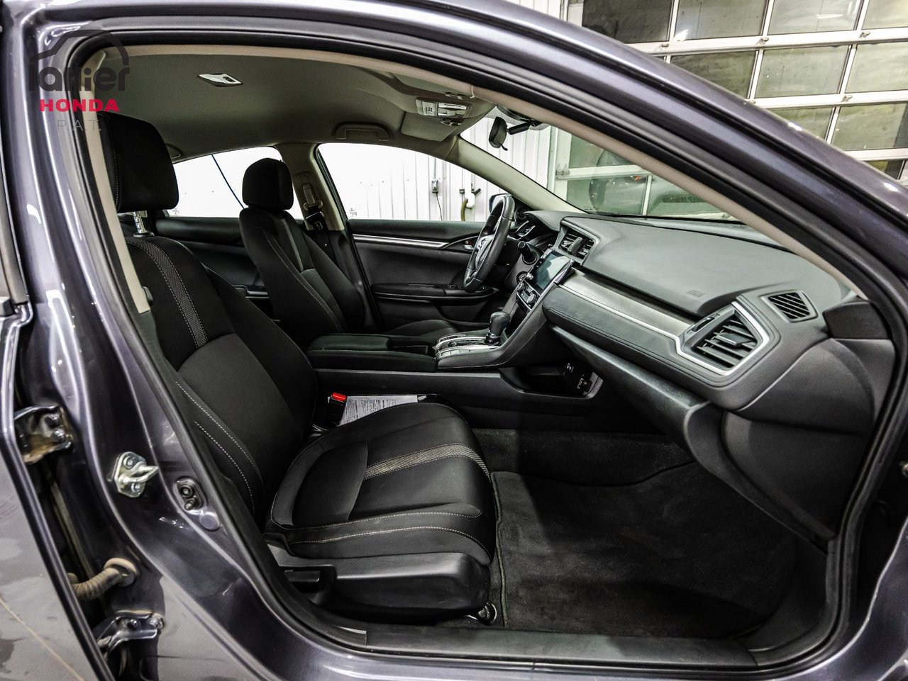2025 Toyota Rav4 - Image 17