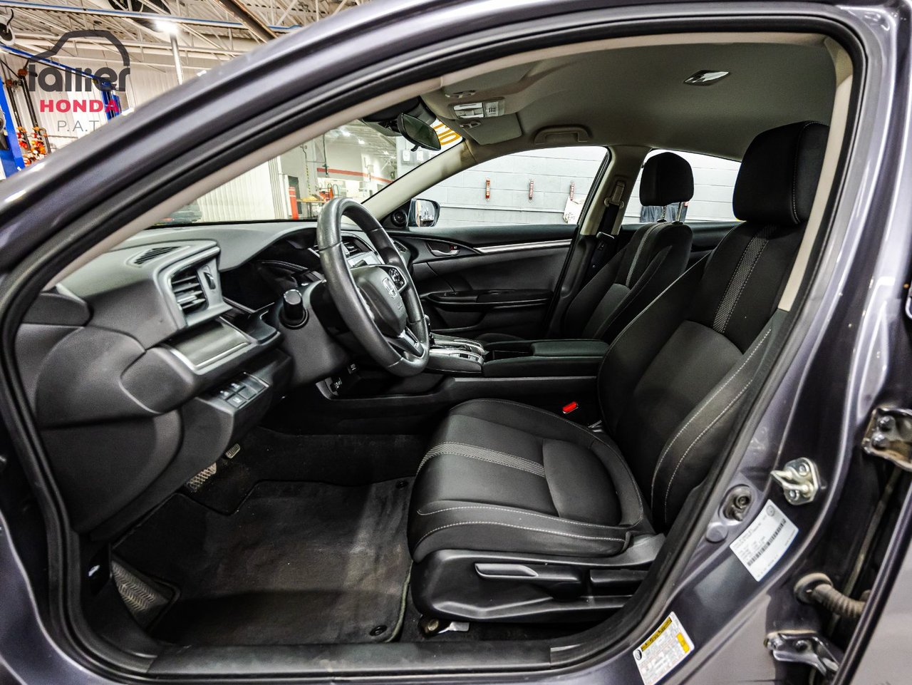 2025 Toyota Rav4 - Image 18