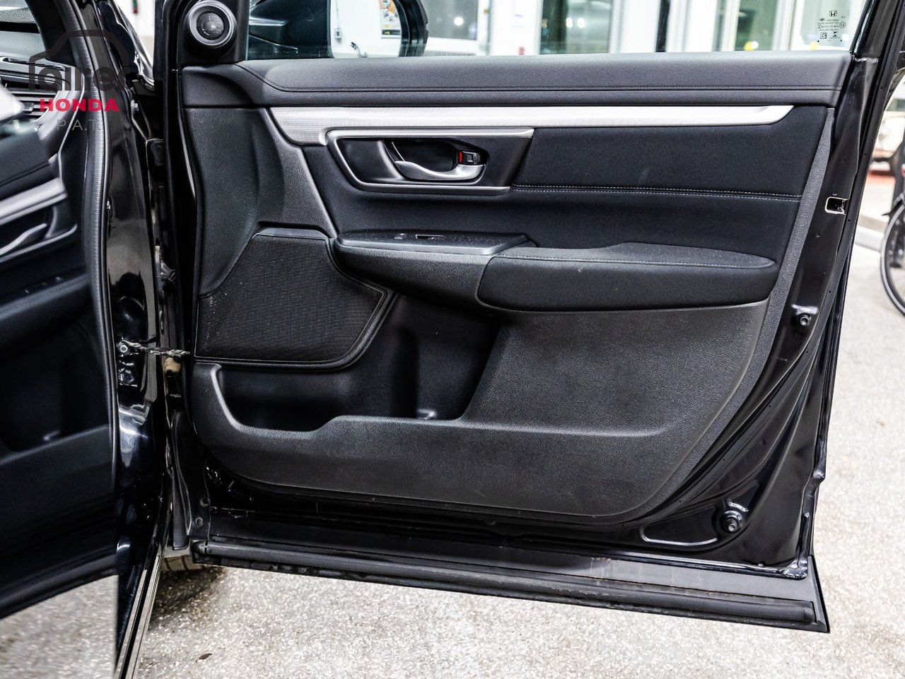 2025 Toyota Rav4 - Image 17
