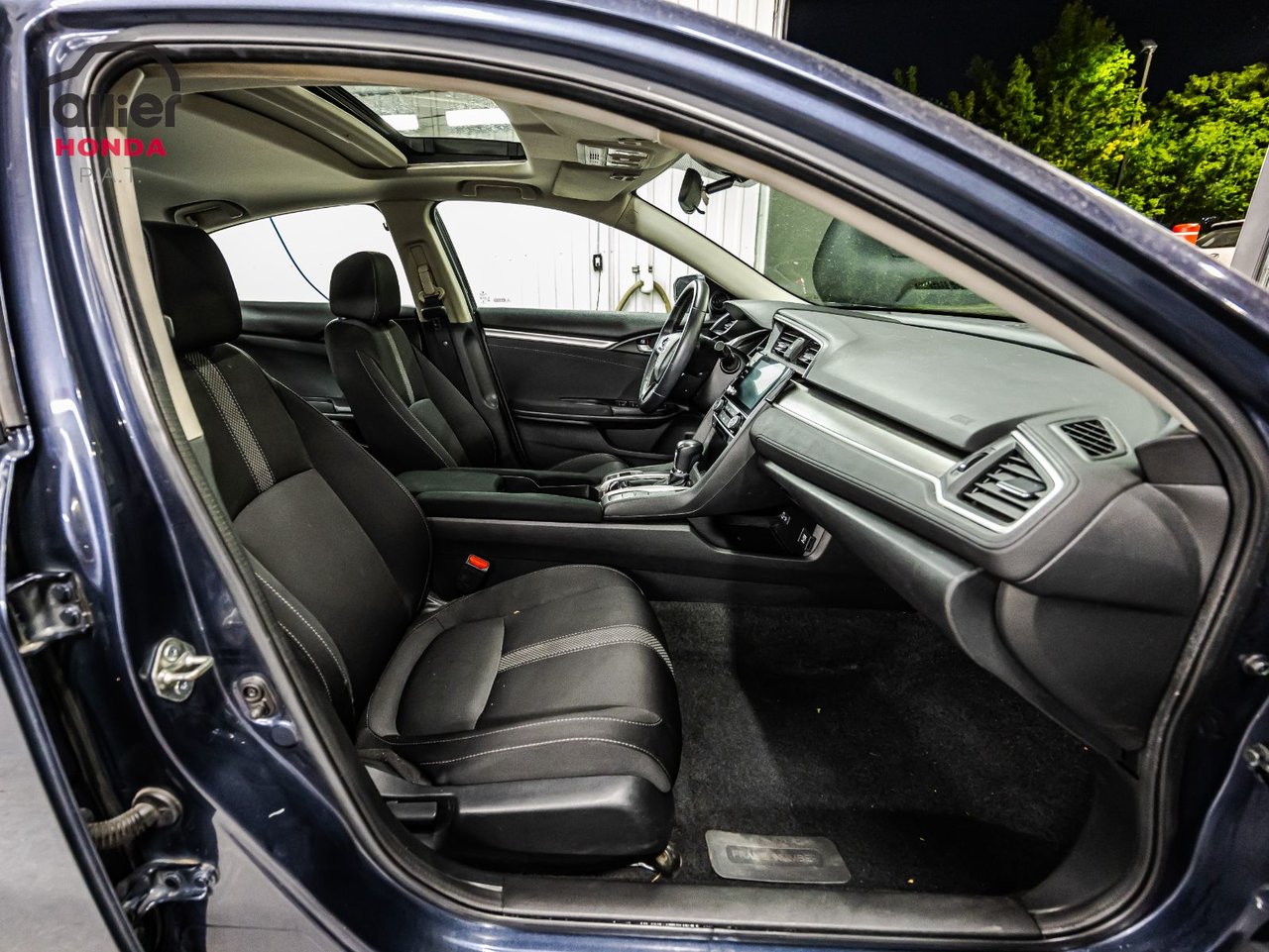2022 Toyota Corolla - Image 18