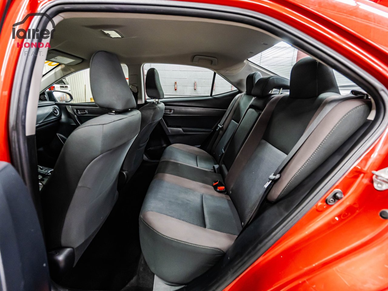 2017 Toyota Rav4 - Image 13
