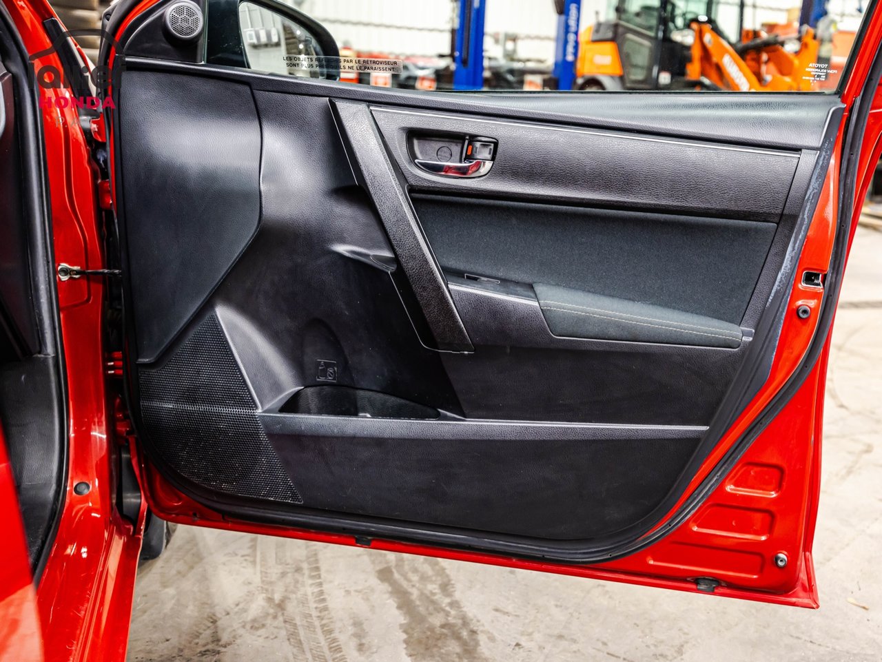 2017 Toyota Rav4 - Image 16
