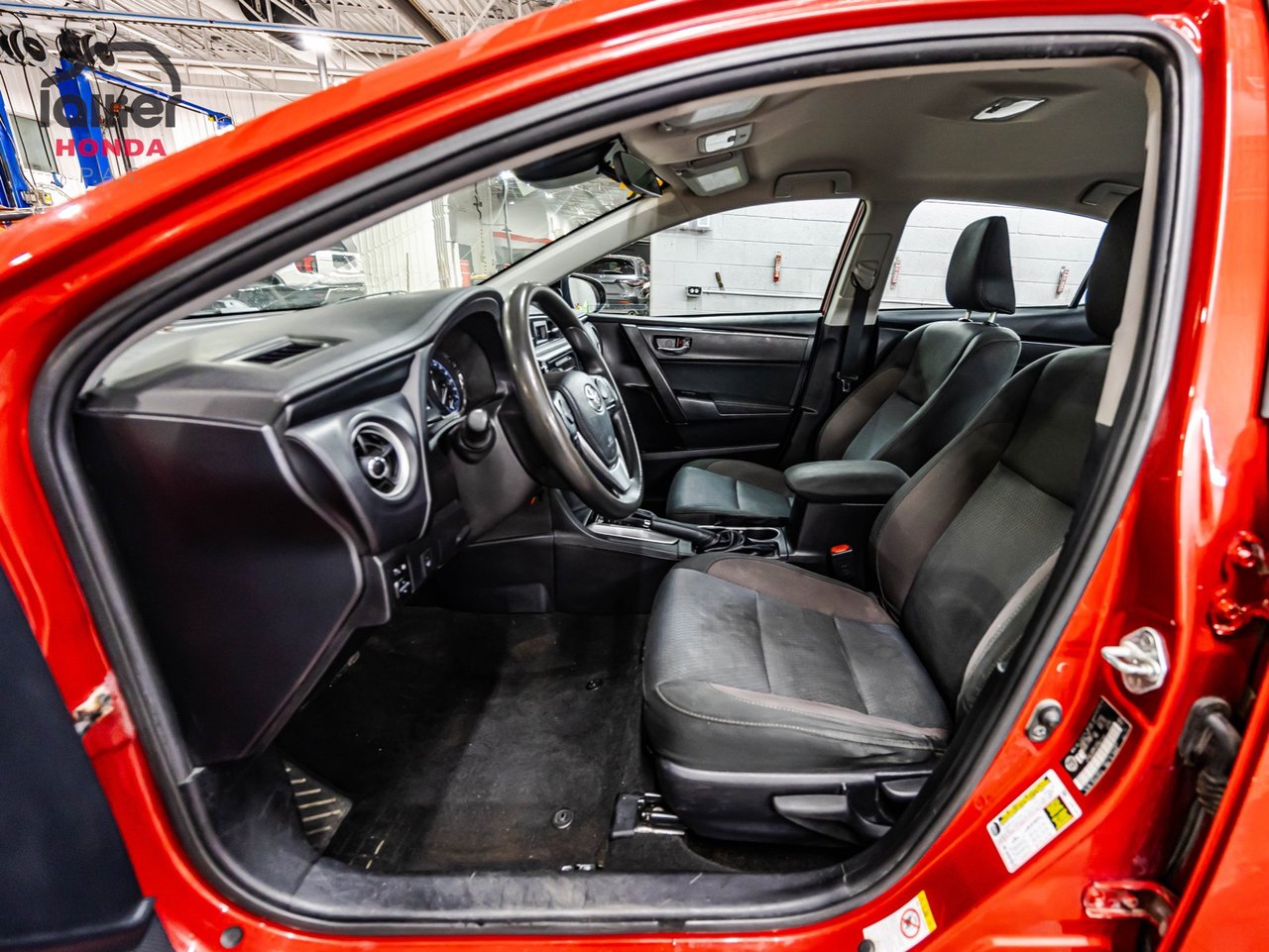 2017 Toyota Rav4 - Image 18