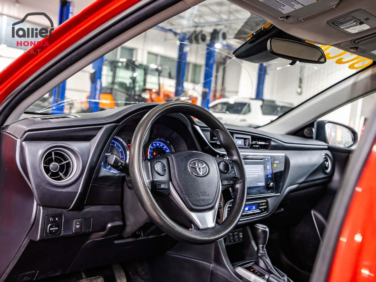 2017 Toyota Rav4 - Image 19