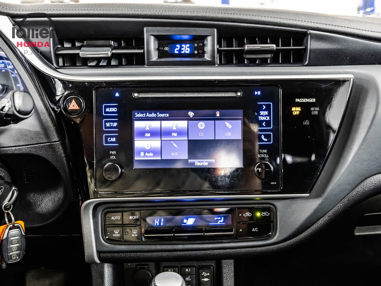 2017 Toyota Rav4 - Image 22