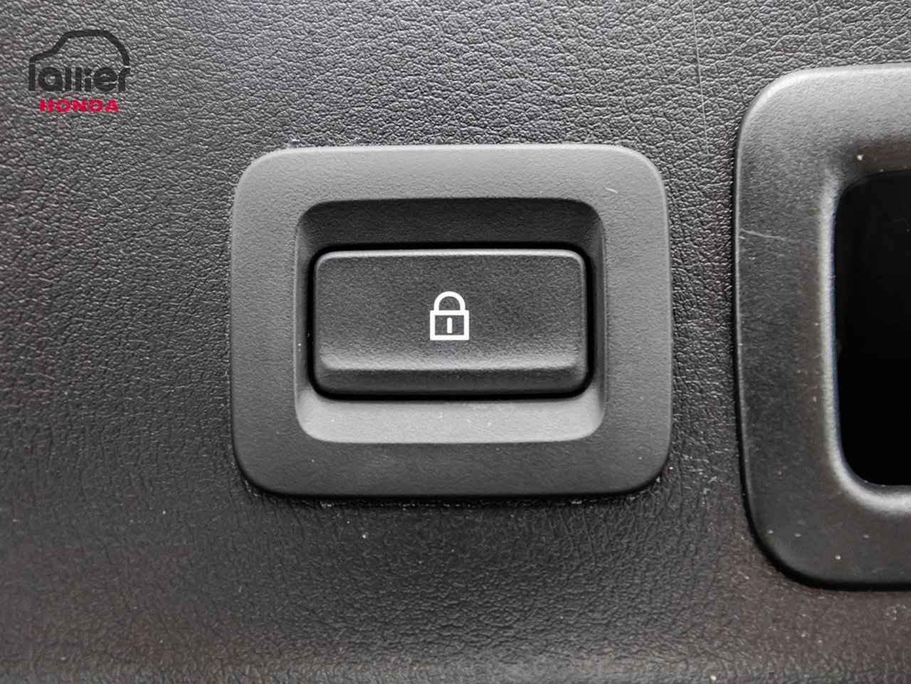 2021 Chrysler Pacifica - Image 15