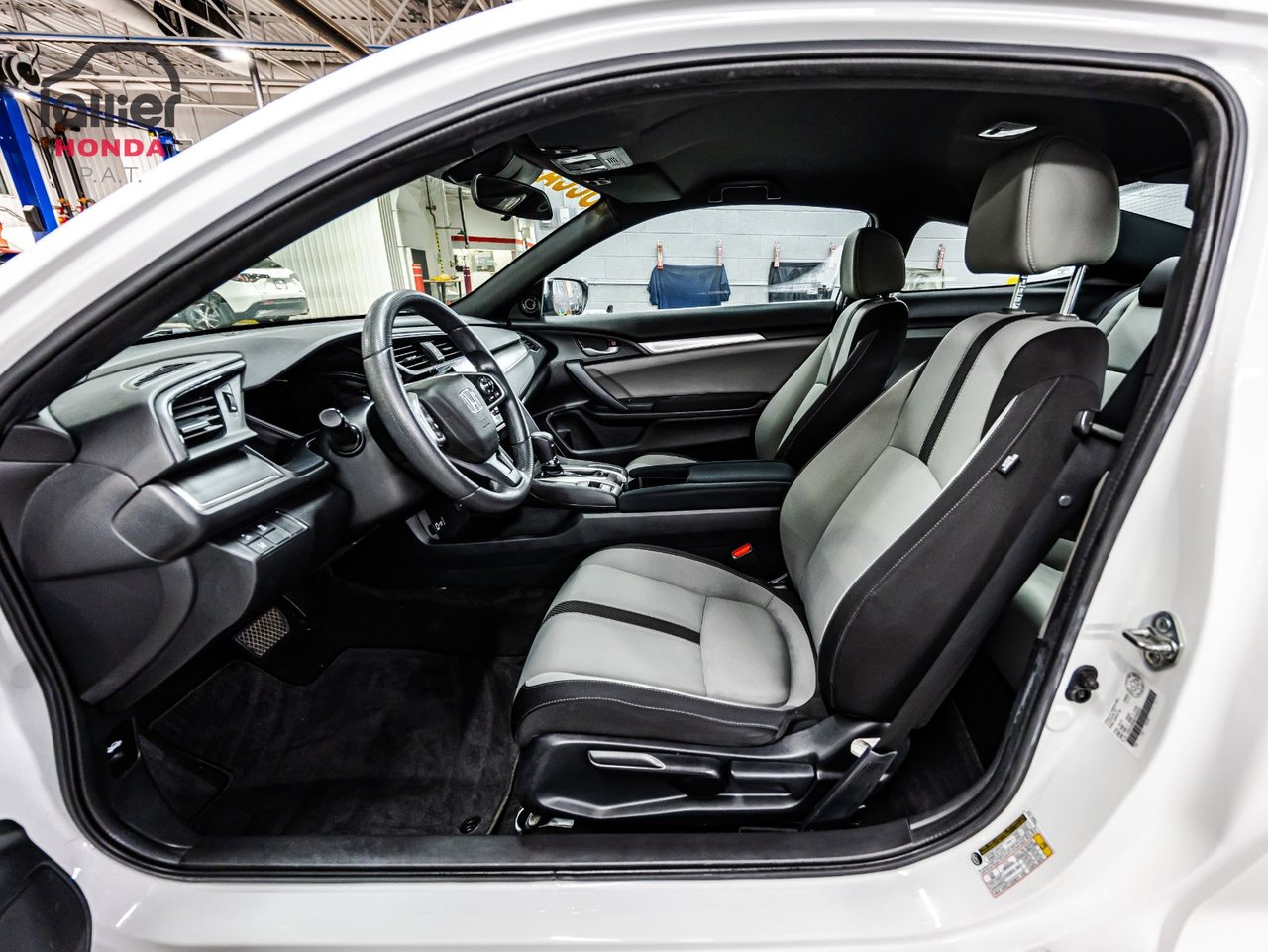 2022 Toyota Corolla - Image 16