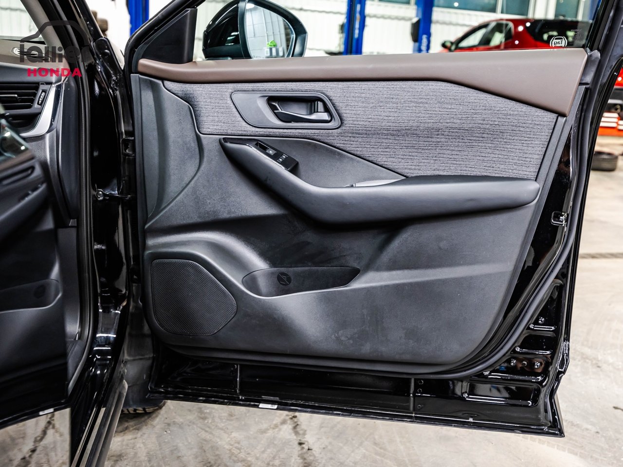 2018 Toyota Rav4 - Image 16