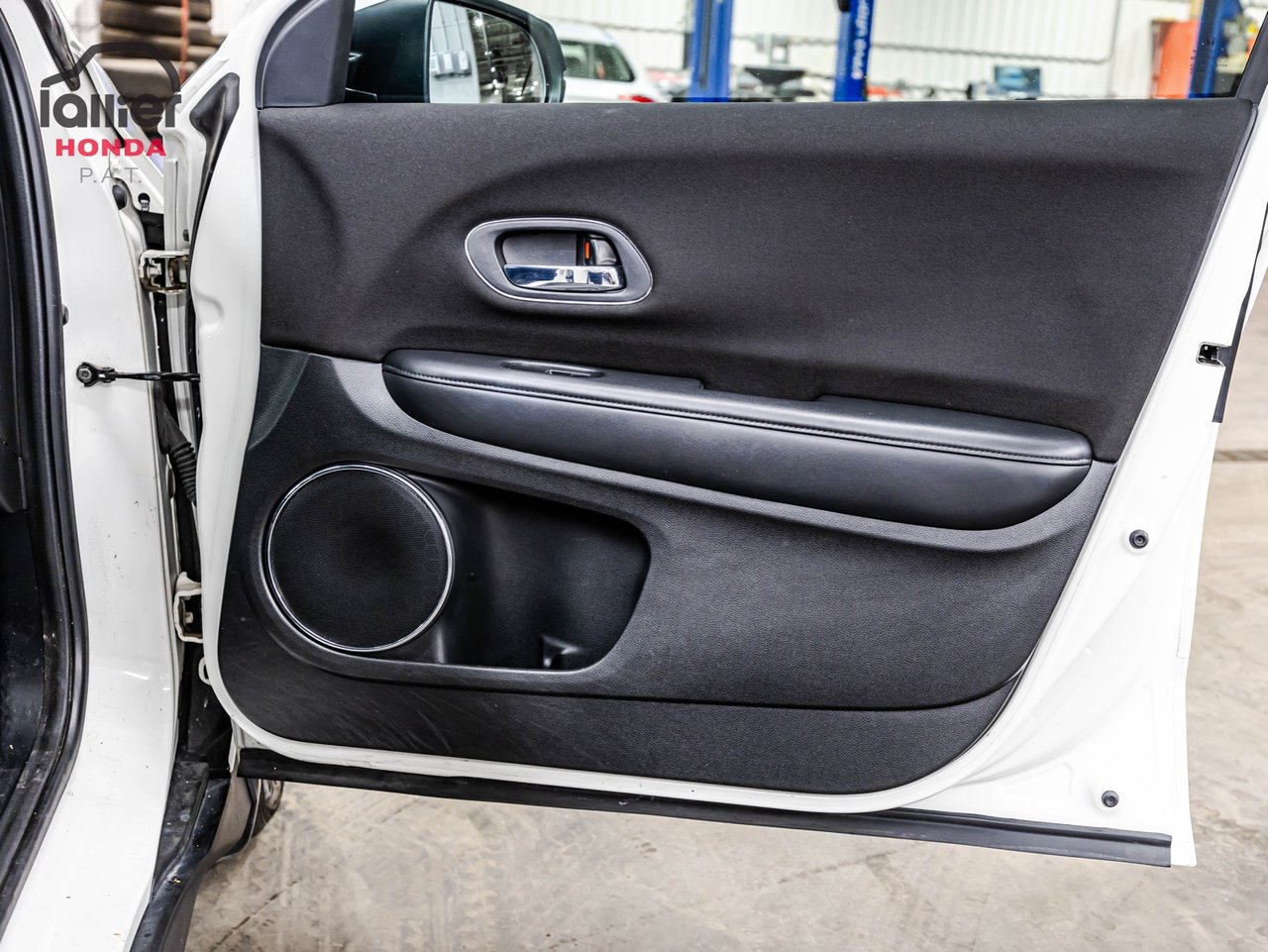 2024 Genesis GV70 - Image 17
