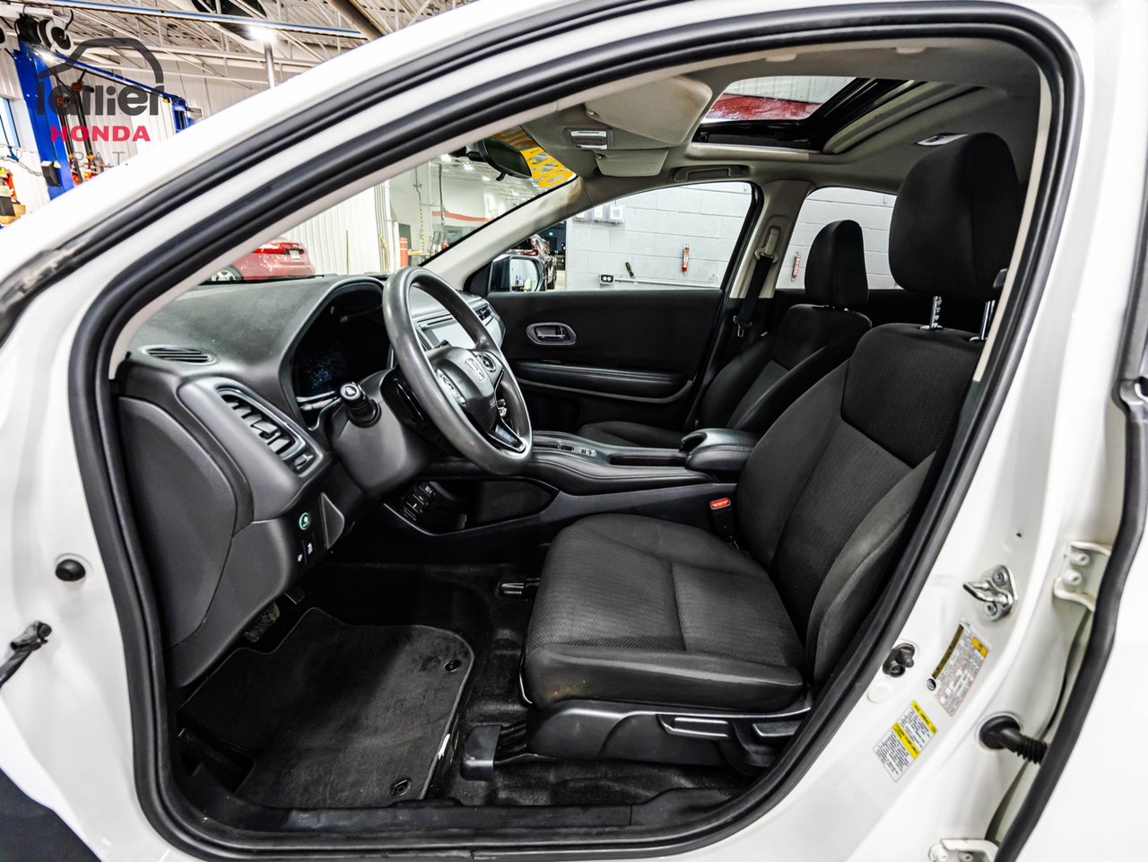 2024 Genesis GV70 - Image 20