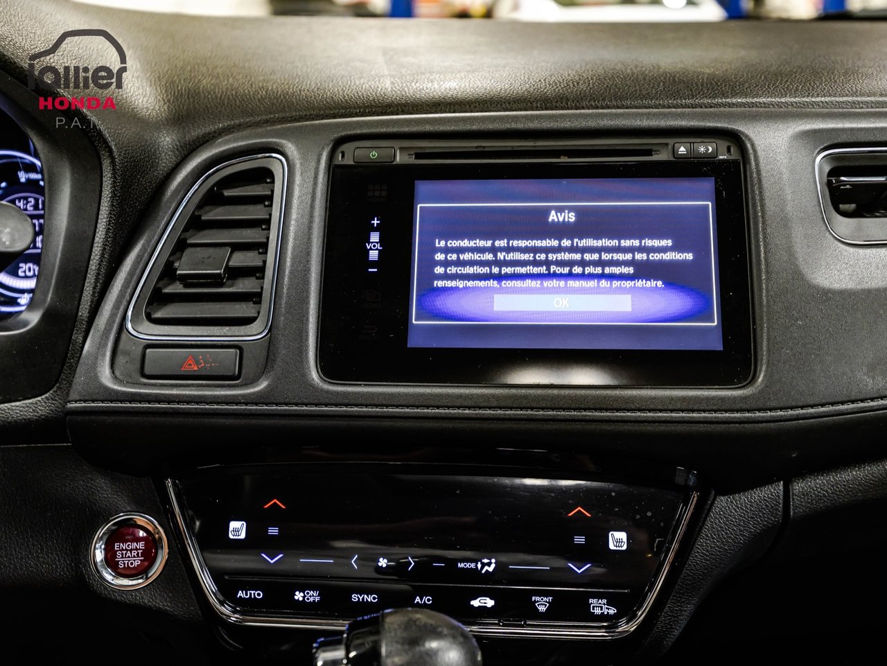 2024 Genesis GV70 - Image 25