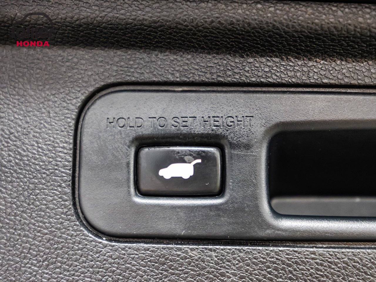 2020 Volkswagen Tiguan - Image 15