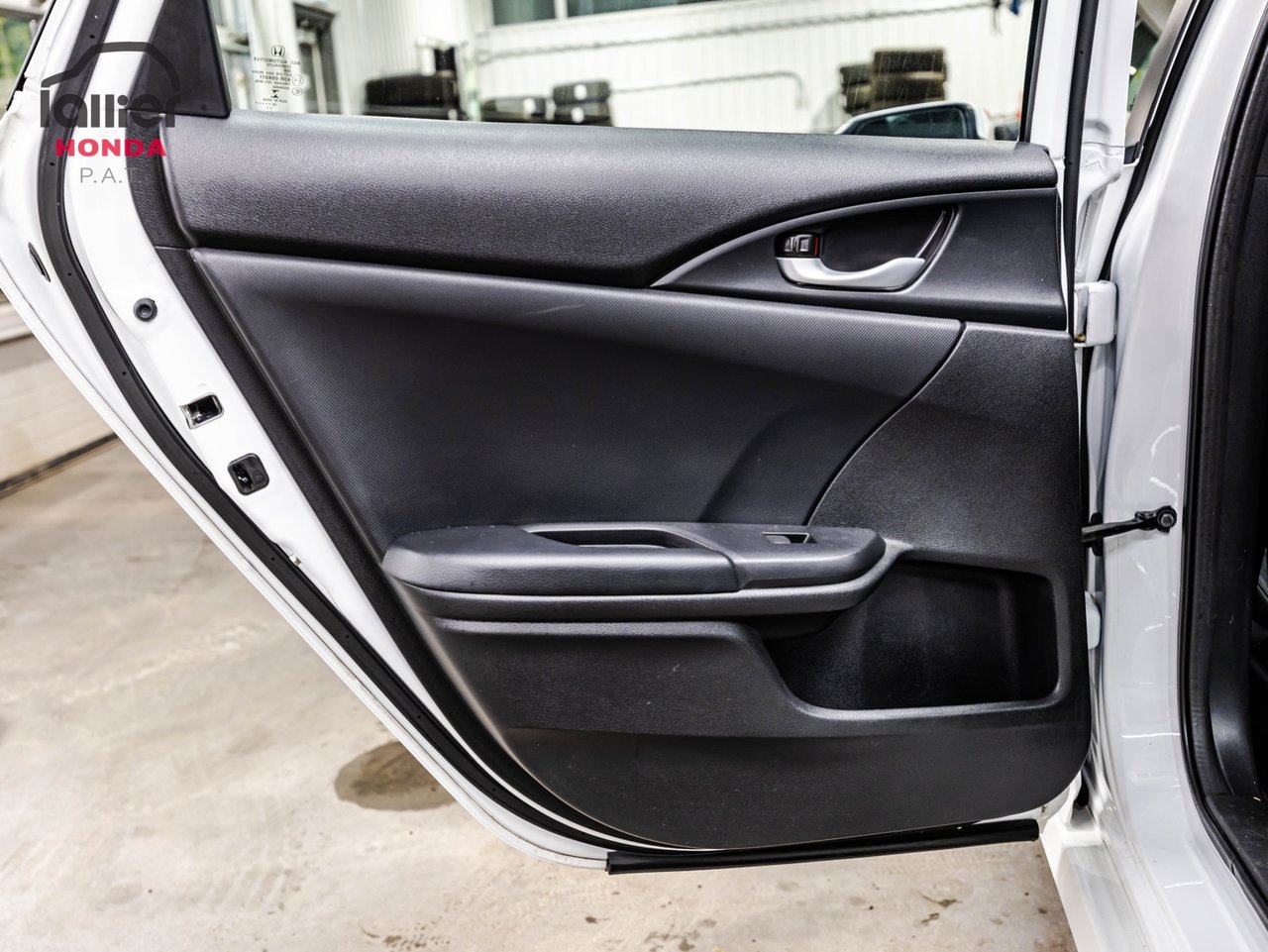 2020 Toyota Corolla - Image 13