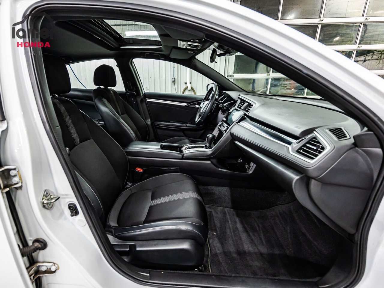2020 Toyota Corolla - Image 18