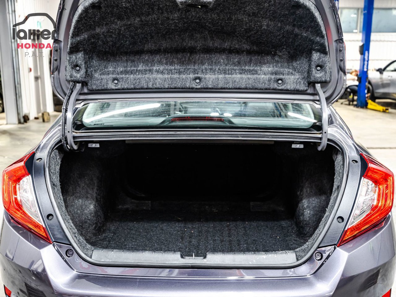 2021 Toyota Corolla - Image 16