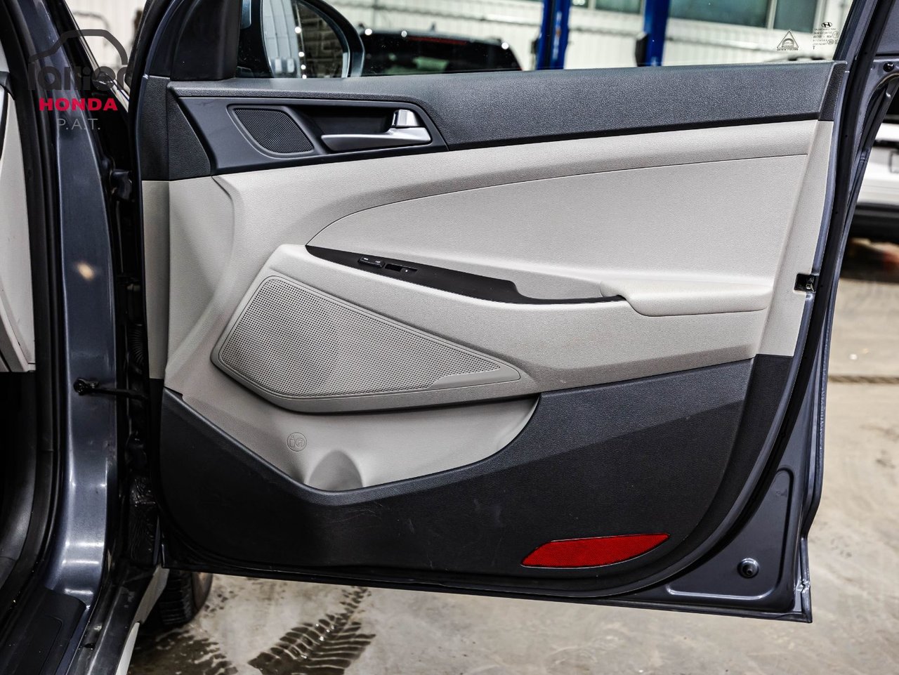 2019 Toyota Camry - Image 15