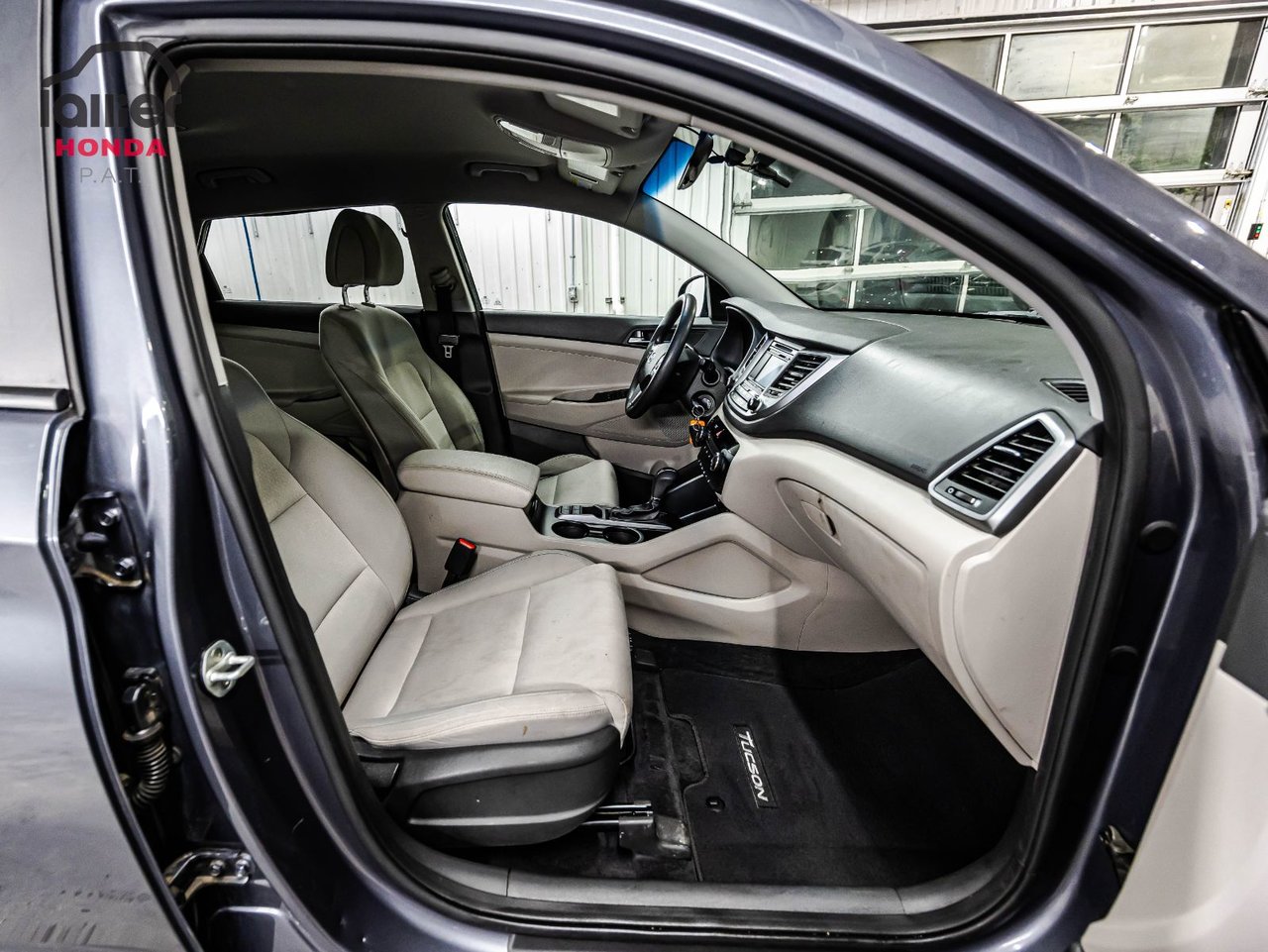 2019 Toyota Camry - Image 16