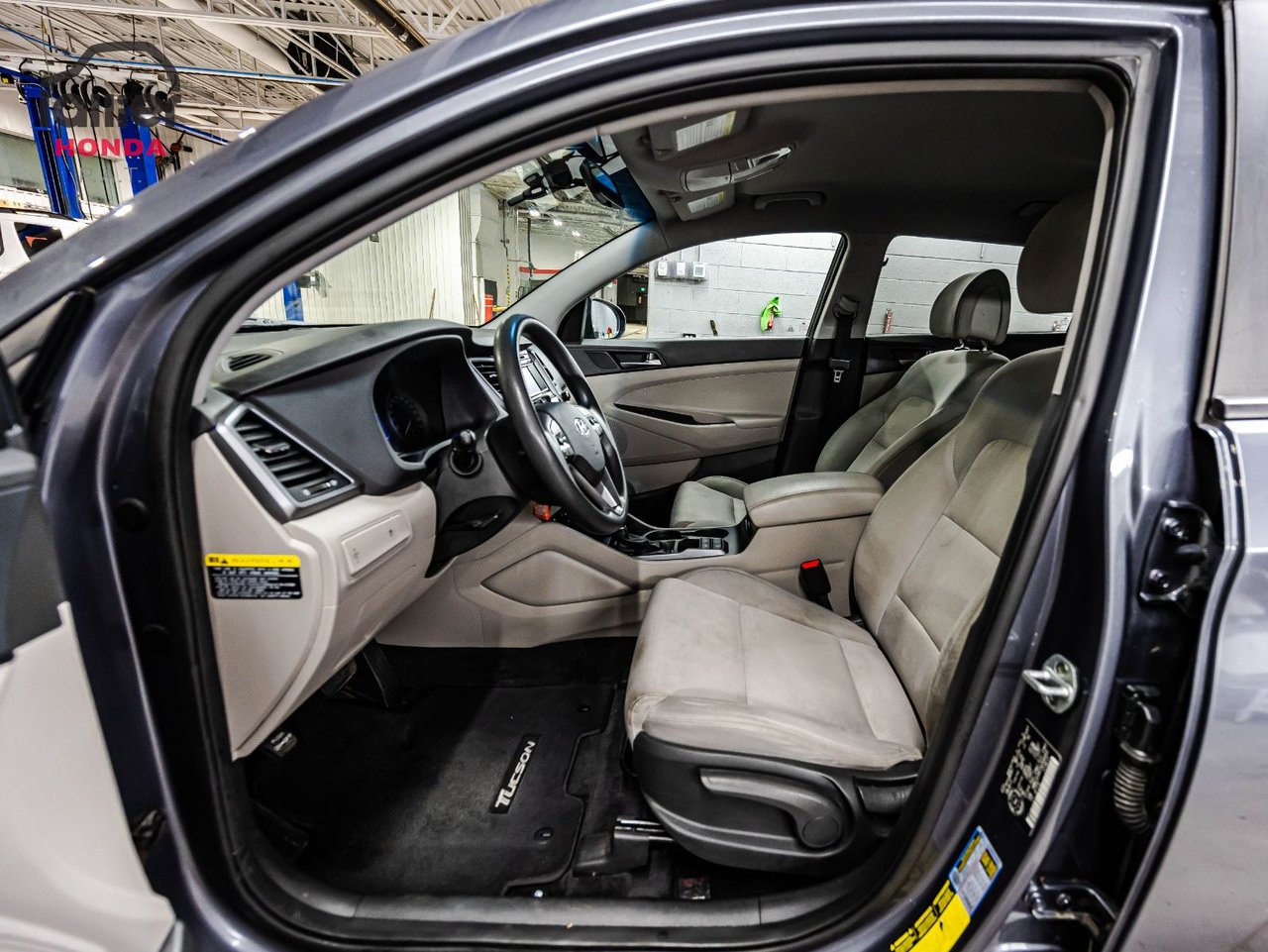 2019 Toyota Camry - Image 17