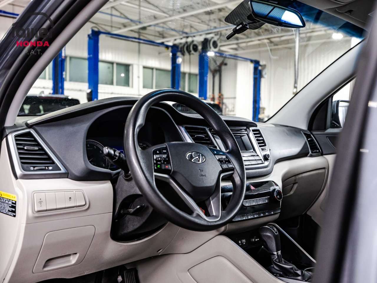 2019 Toyota Camry - Image 18