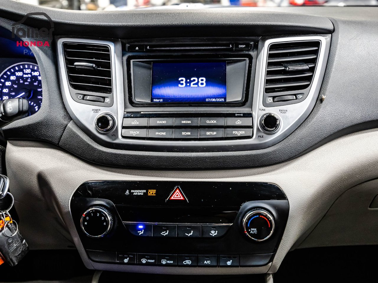 2019 Toyota Camry - Image 22