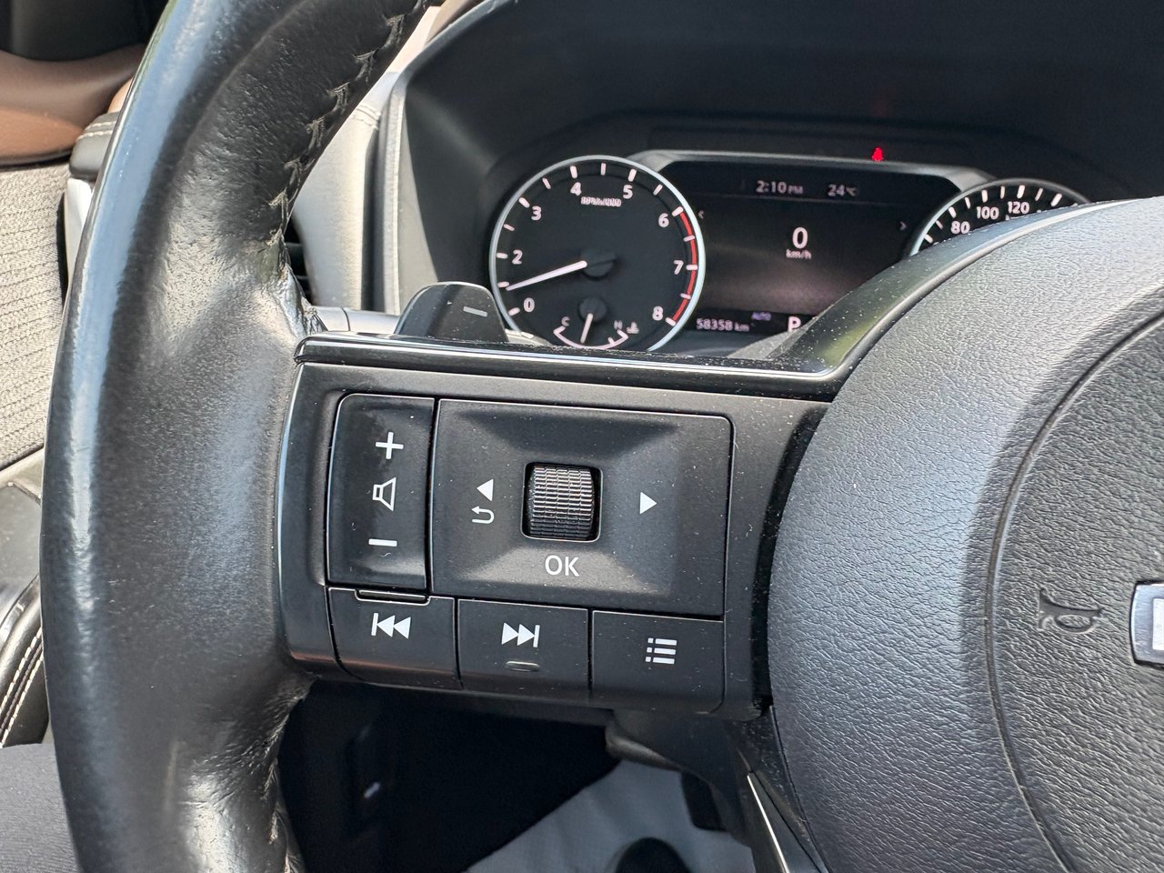 2025 Toyota Highlander - Image 8