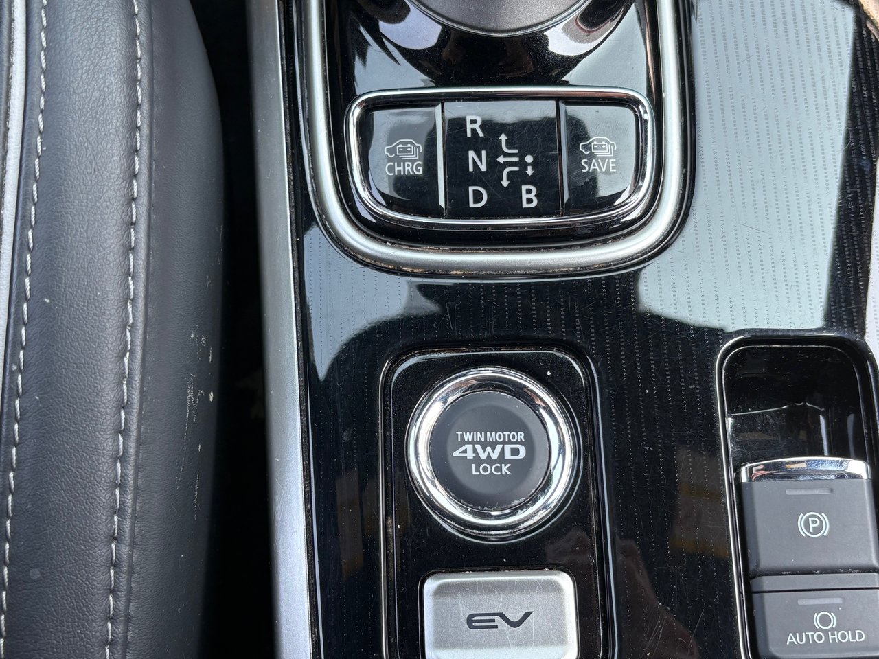 2022 Toyota Rav4 - Image 12