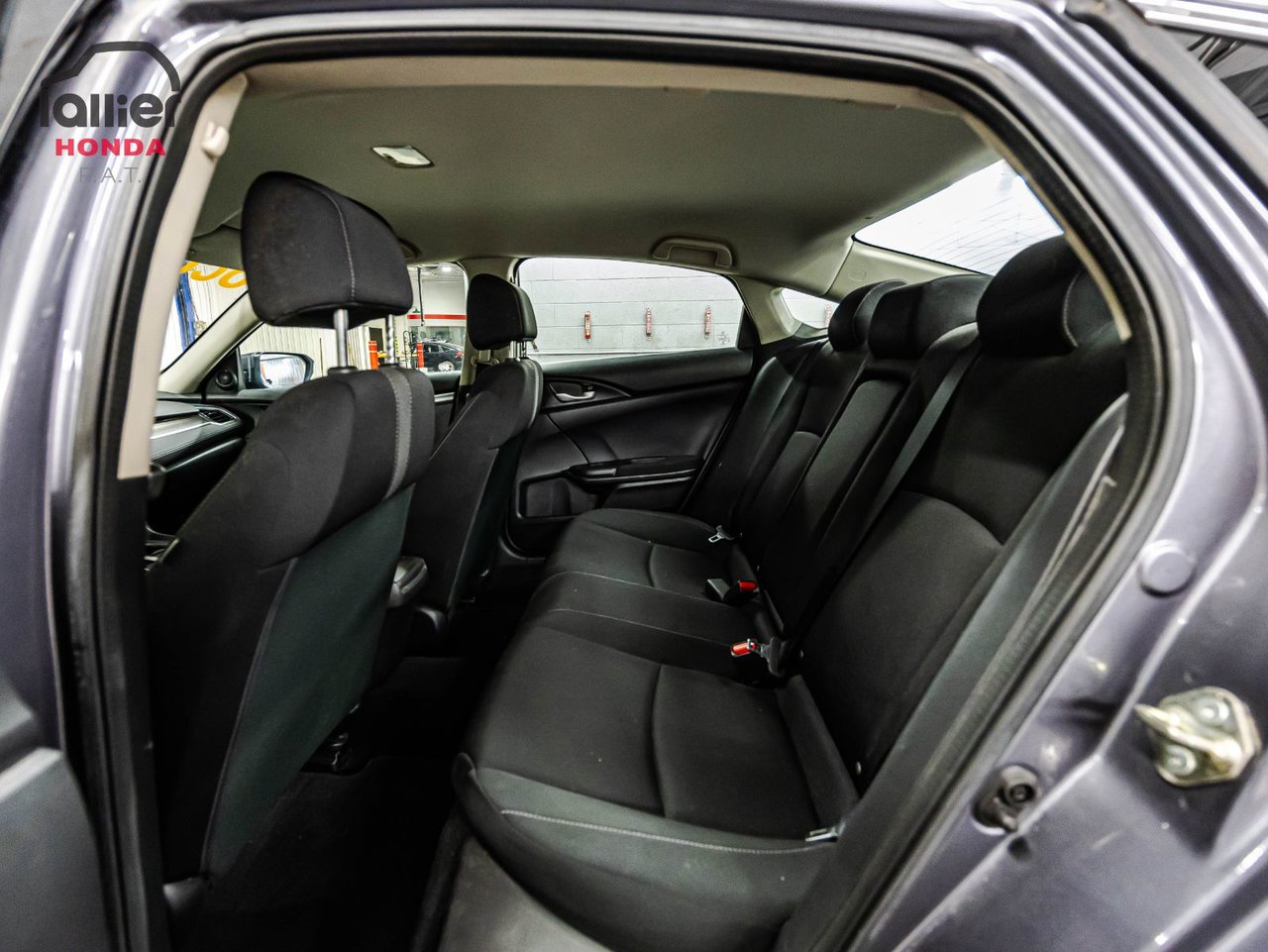 2018 Toyota C-HR - Image 13