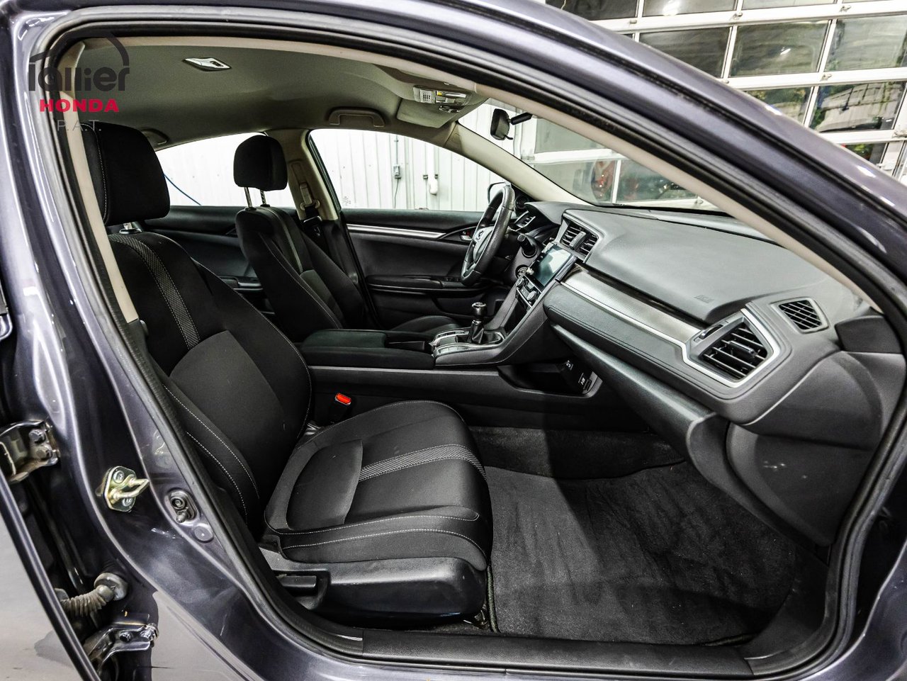 2018 Toyota C-HR - Image 17