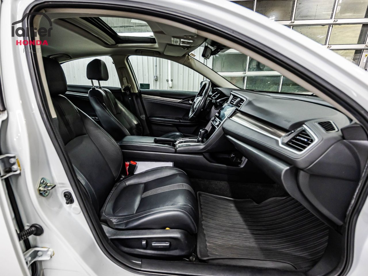2025 Toyota Crown Signia - Image 18