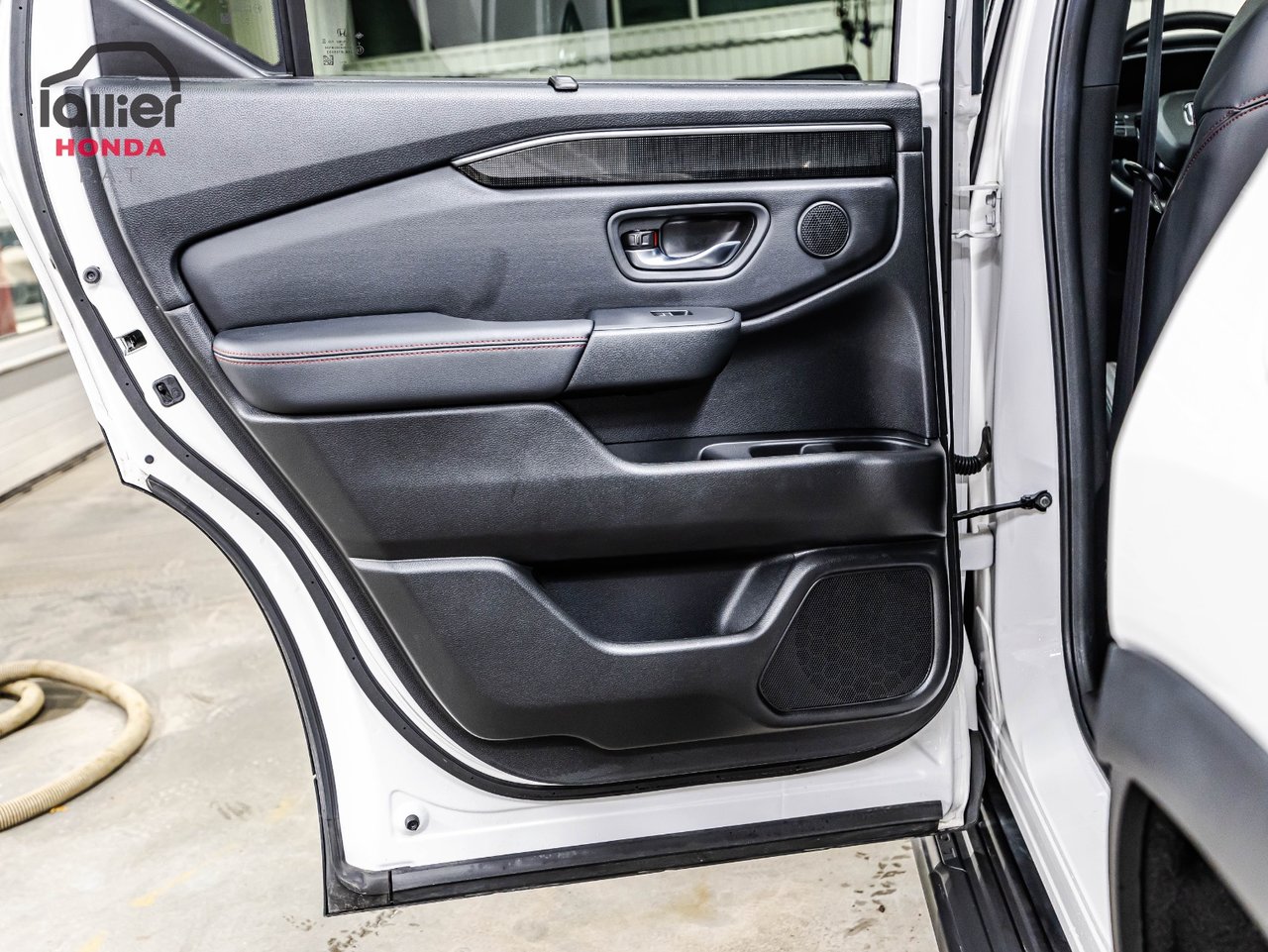 2023 Toyota Rav4 Prime - Image 12