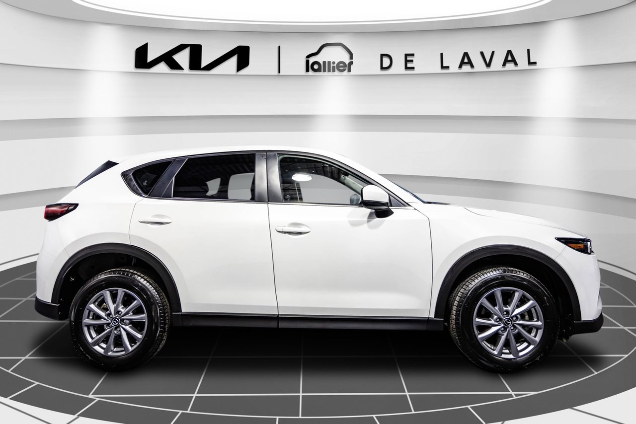 2023 Toyota Rav4 - Image 10
