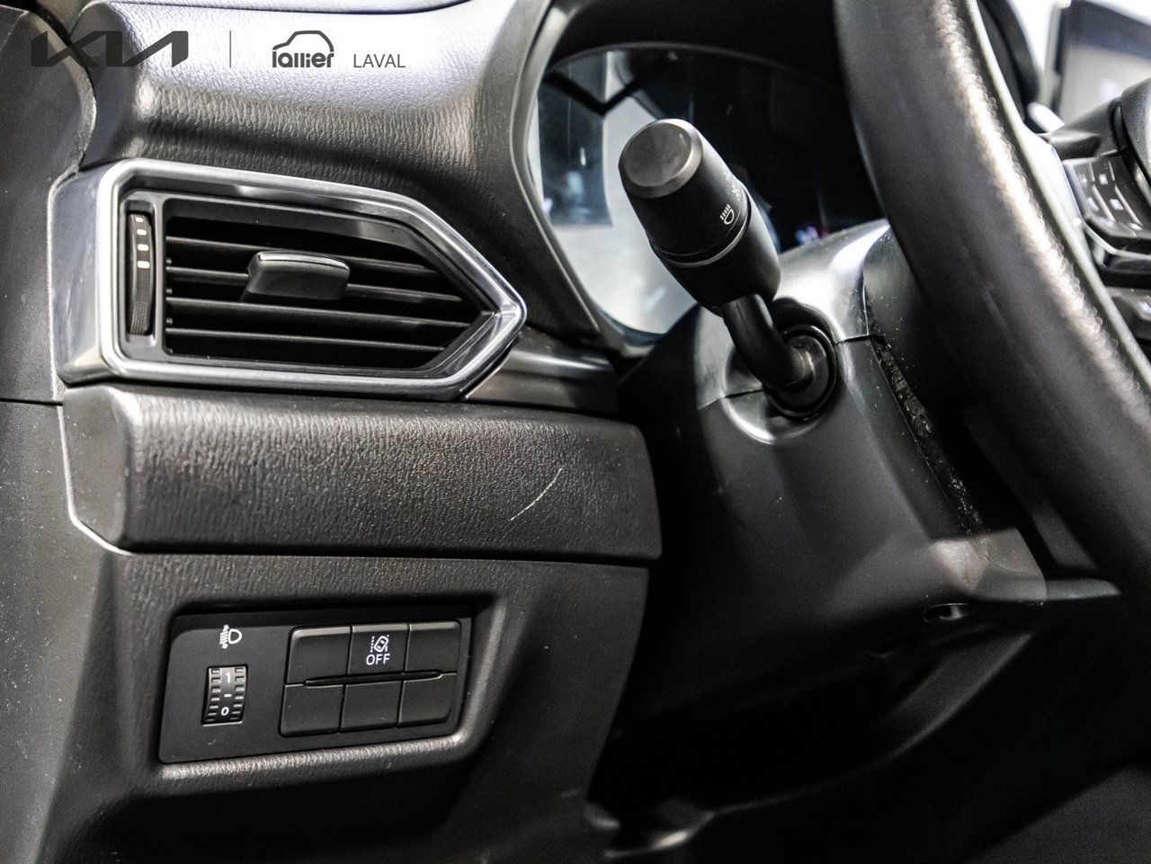 2023 Toyota Rav4 - Image 15
