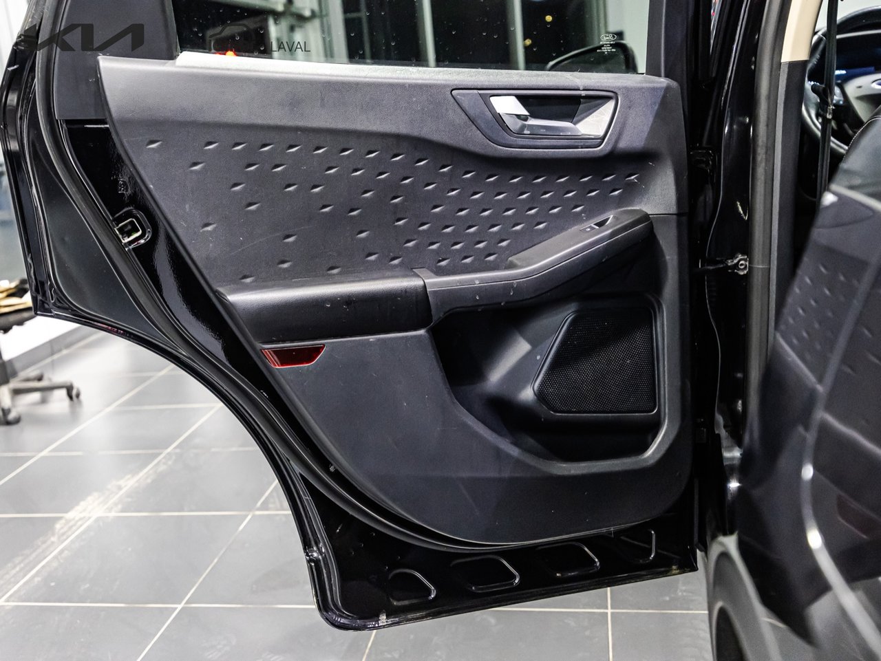 2016 Hyundai Elantra - Image 14