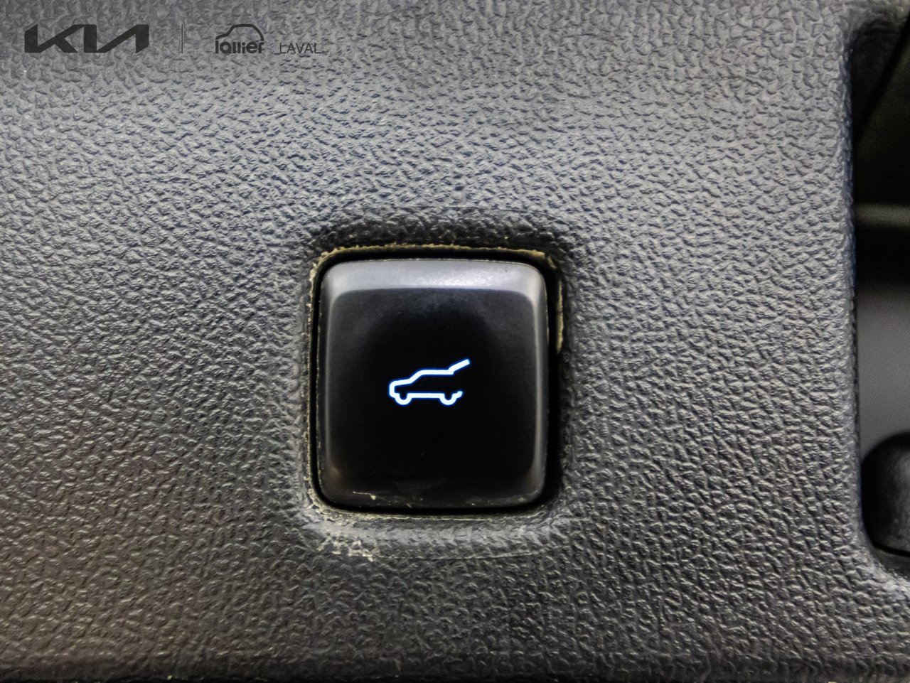 2016 Hyundai Elantra - Image 17