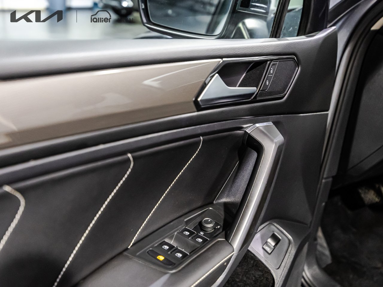 2017 Chevrolet Volt - Image 23