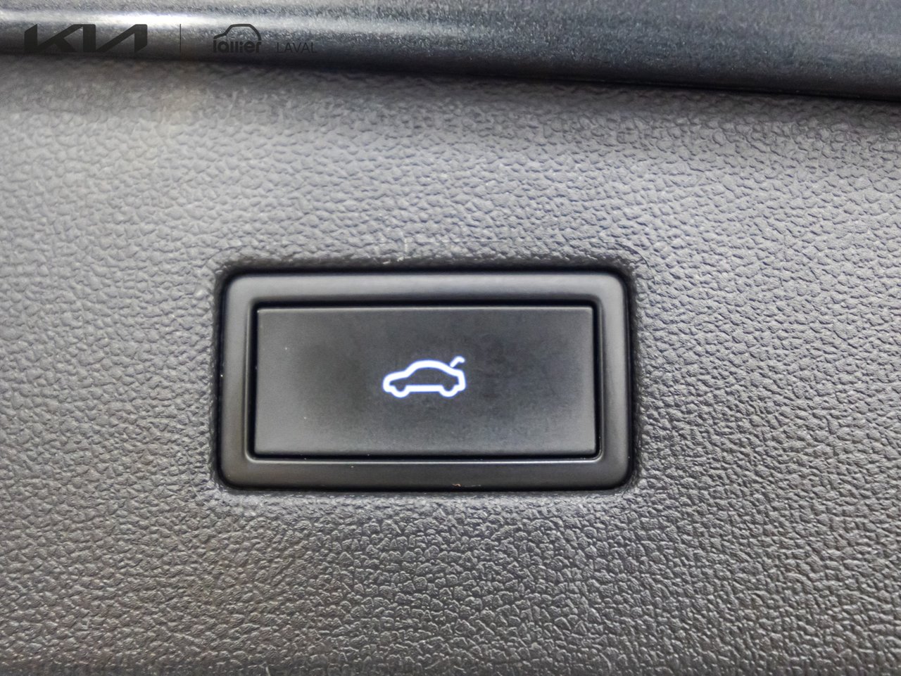 2017 Chevrolet Volt - Image 26
