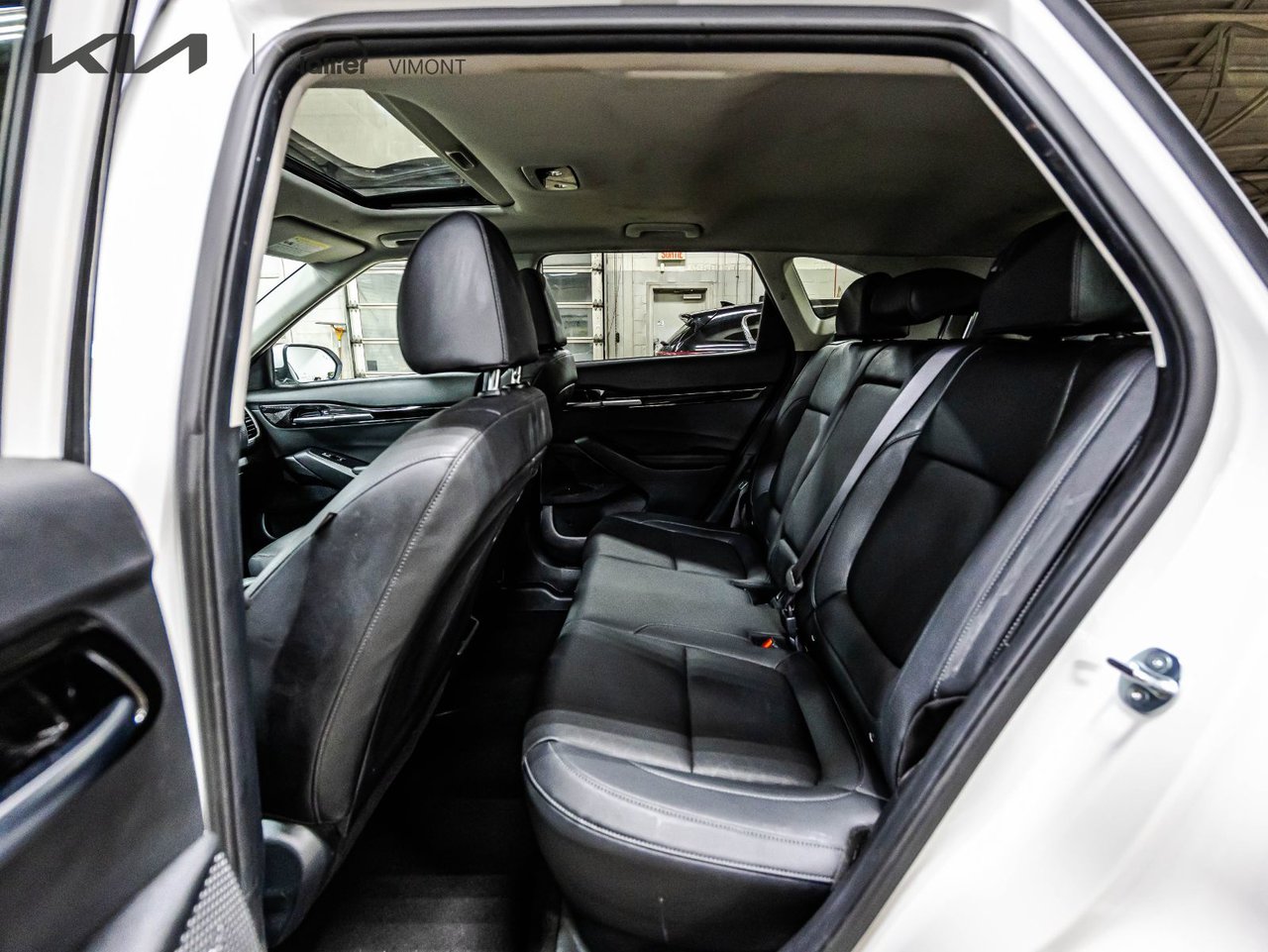 2022 Volvo XC60 - Image 8