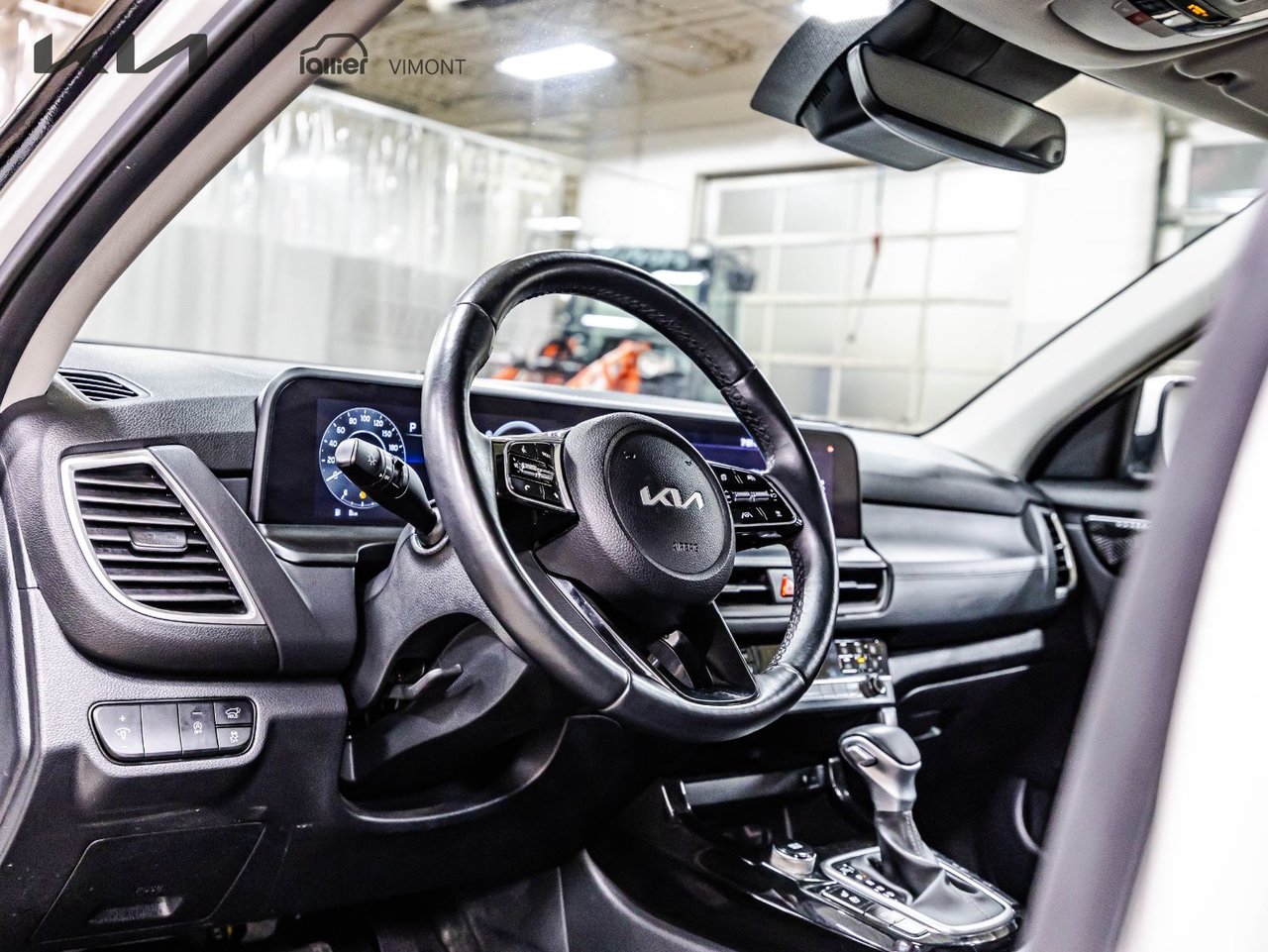 2022 Volvo XC60 - Image 21
