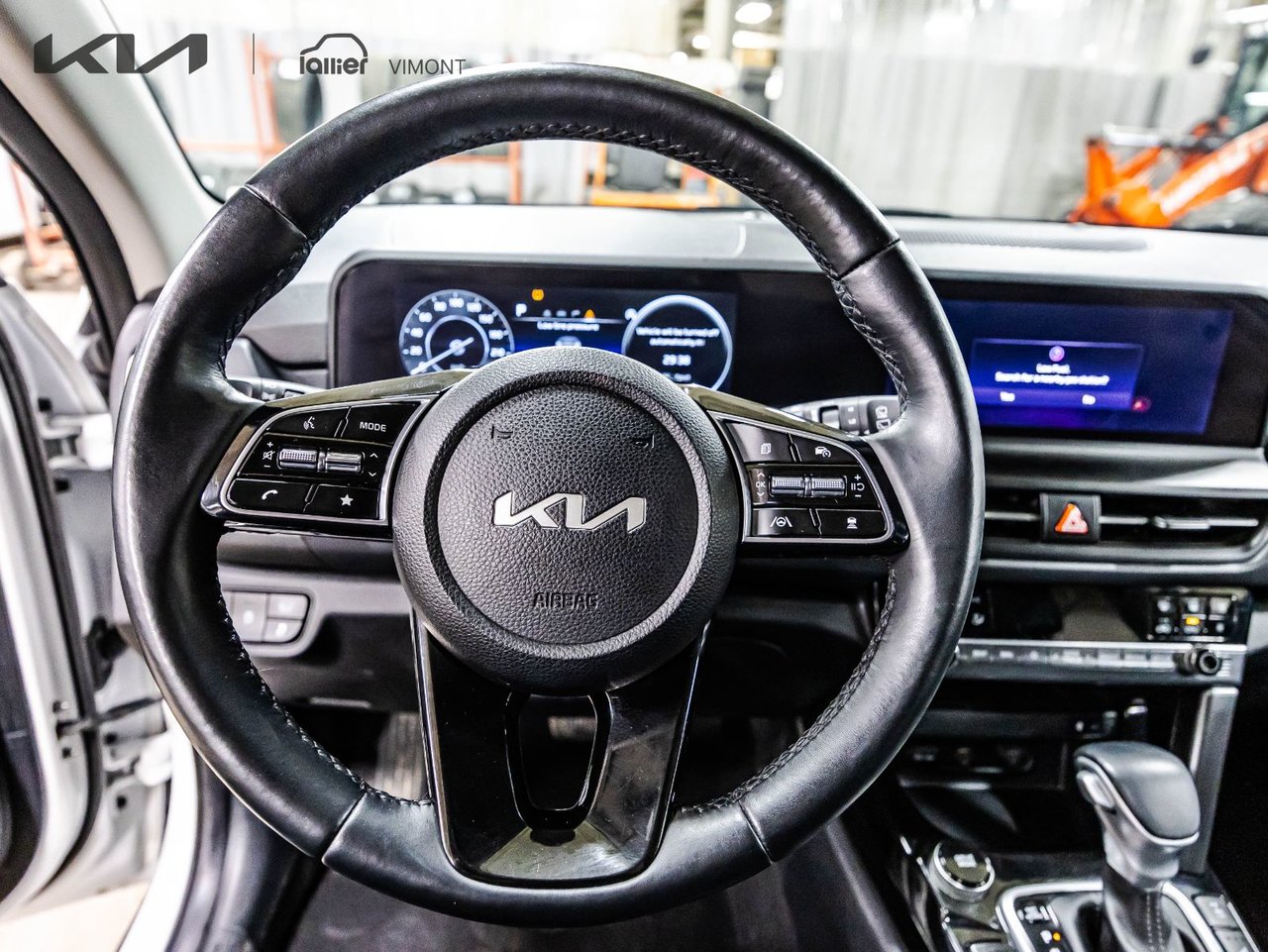 2022 Volvo XC60 - Image 22